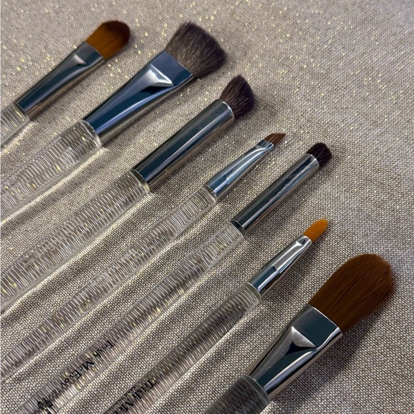Trish McEvoy 7pc Brush Set-Foundation-Concealer-Blending-Crease-Contour-Liner - Picture 3 of 4